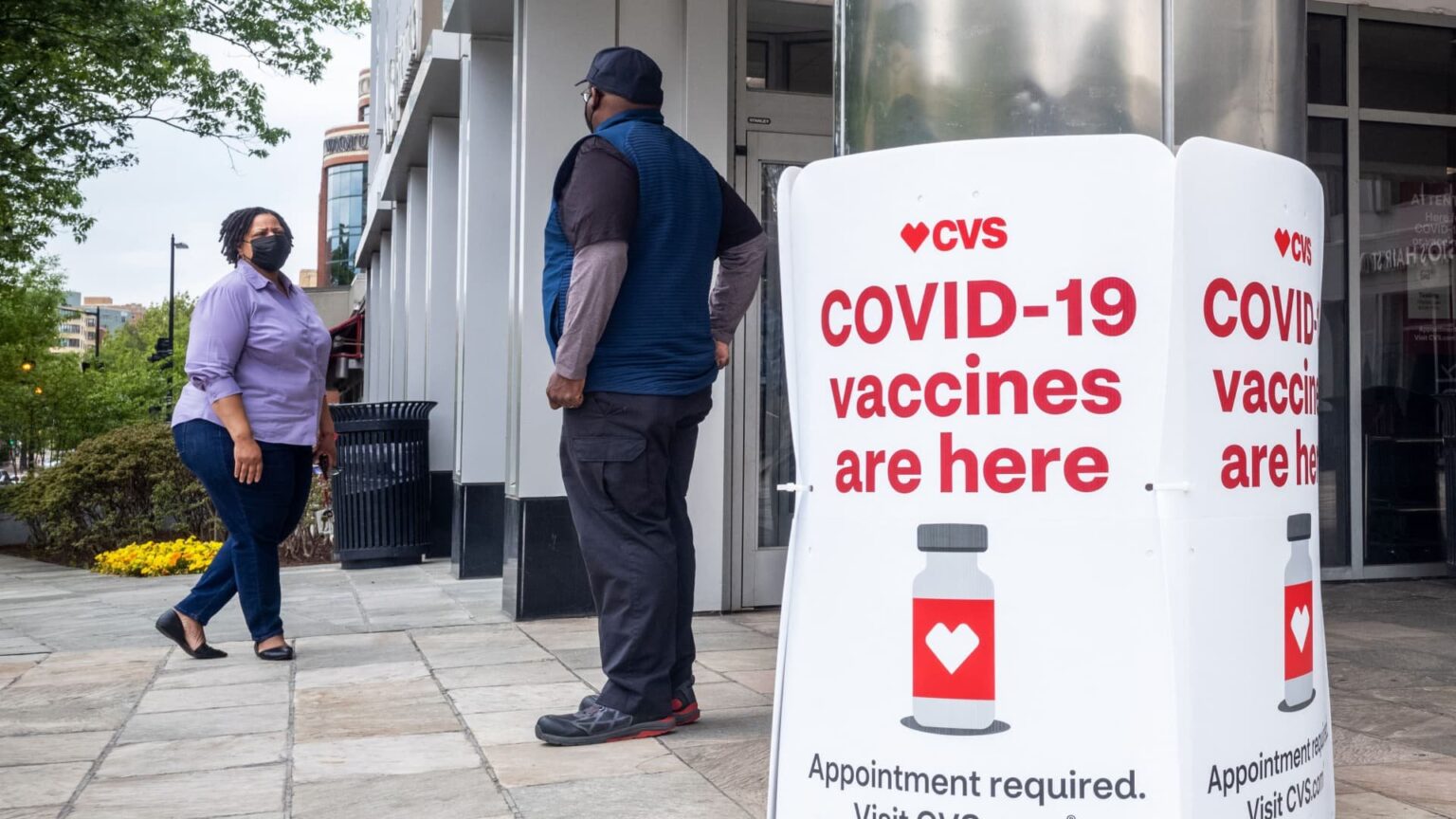 Pharmacy staff from Walgreens, CVS say they’re at a breaking point ...