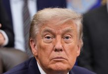 Trump Roasted for ‘Ridiculous’ Tarp at Kennedy Center Event