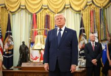 ‘It Should Be Illegal’: Trump’s 1,156 July Stock Trades Involved AI, Big Oil, Weapons-Makers, and More | Common Dreams