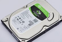 Seagate Technology shares fall 8% despite Q1 earnings beat and raised guidance