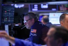 S&P 500 has something underneath that is quietly falling apart